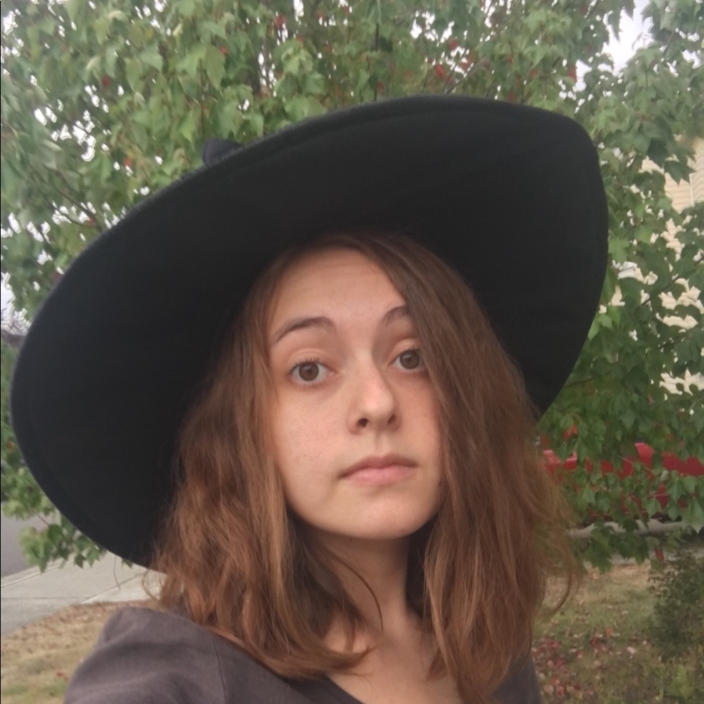 Meet your Posher, Brittany